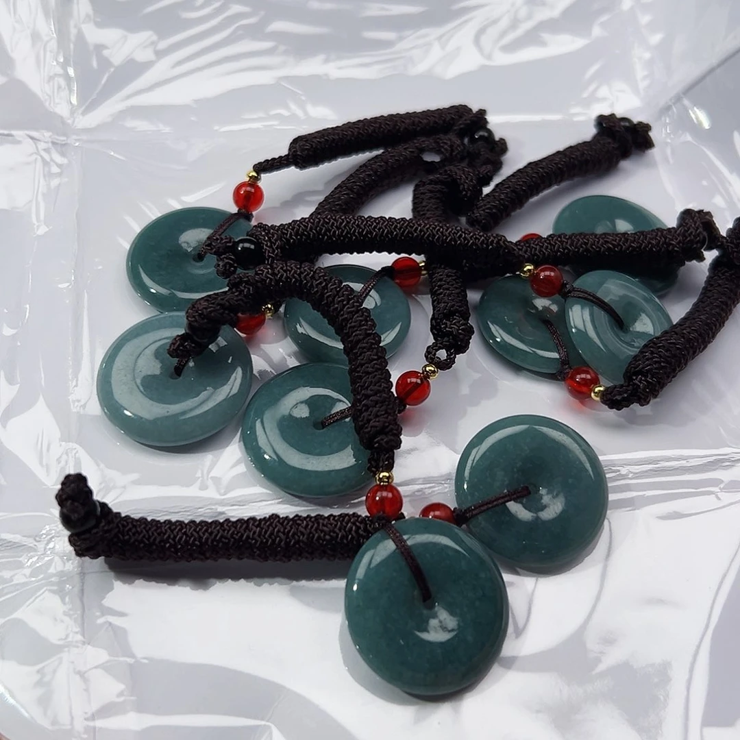 翡翠挂件未镶嵌多样性发一件