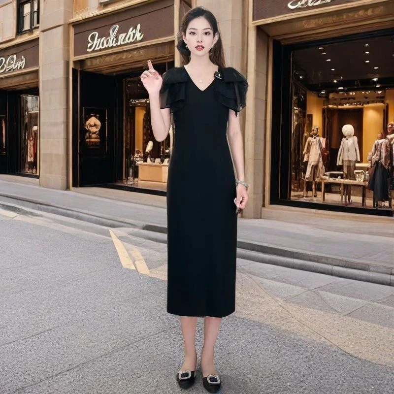 巨好看的夏季新品V领花苞裙无袖长裙高腰修身显瘦收腰黑色连衣裙