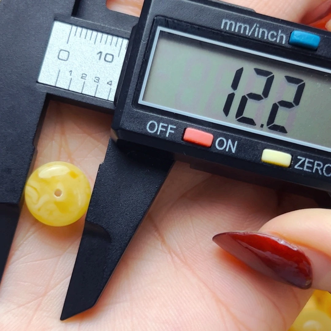 未镶嵌蜜蜡裸石12mm微瑕扣子