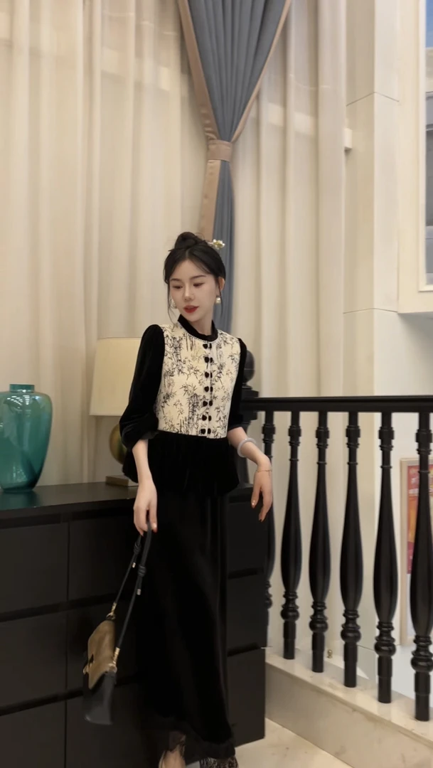 2025秋款韩系丝绒套装减龄千金风显瘦两件套26061