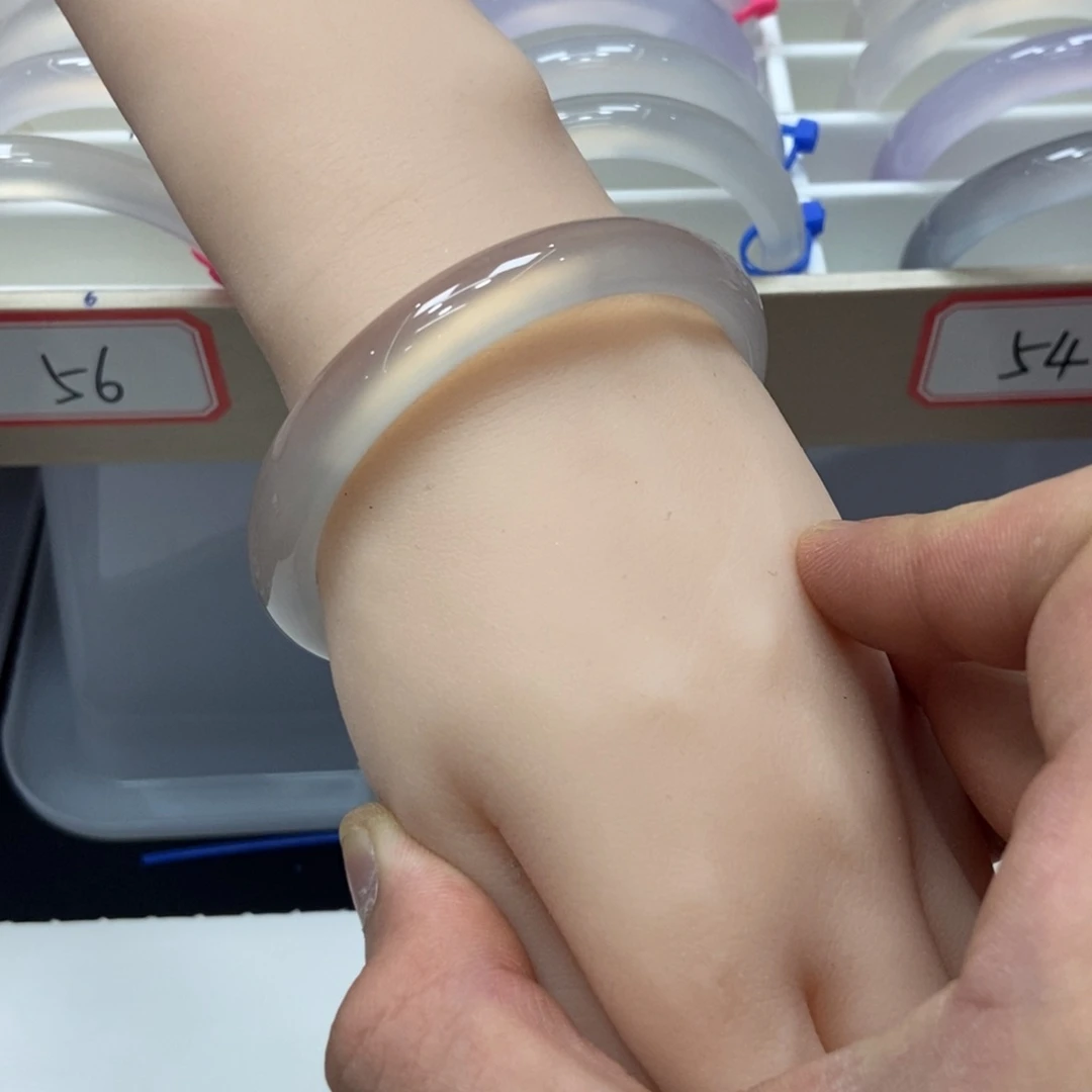 玛瑙/玉髓手镯未镶嵌R**?042