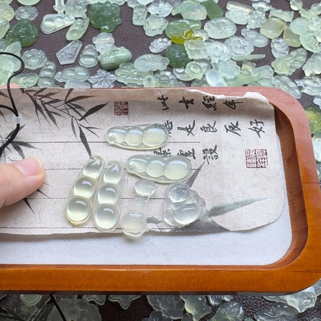 ****奇蛇纹石玉合金颈饰