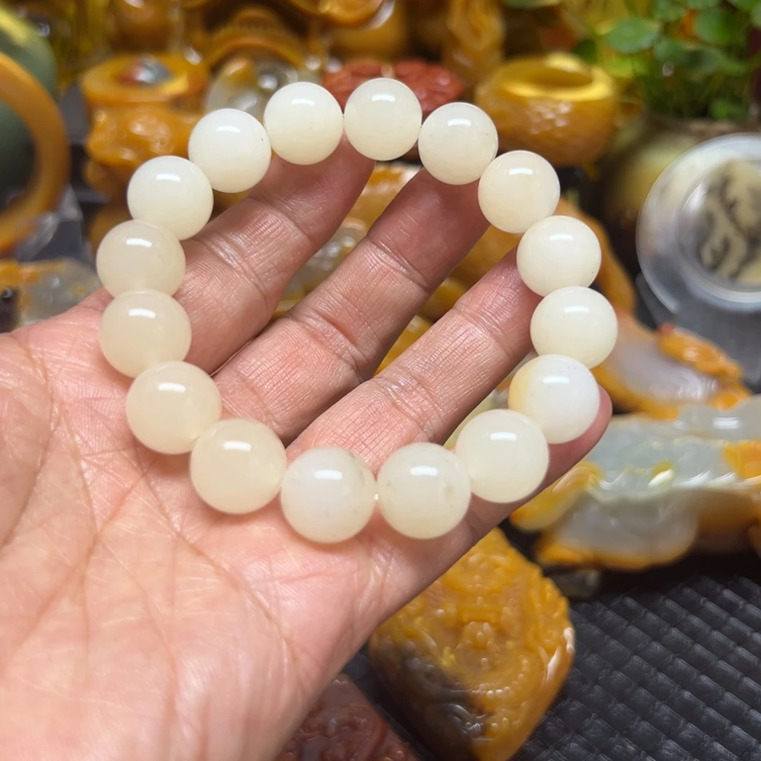 石英质玉未镶嵌颈饰