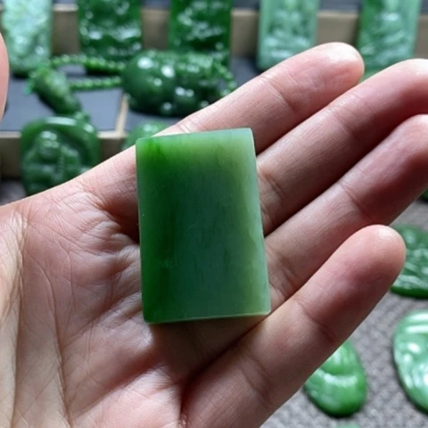 【闪购商品】颈饰未镶嵌和田玉