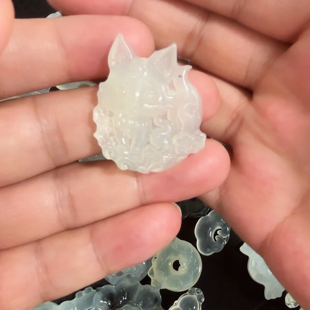 未镶嵌蛇纹石玉颈饰