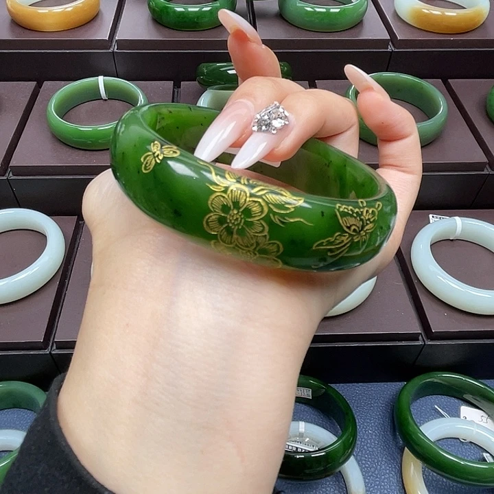 和田玉未镶嵌手镯