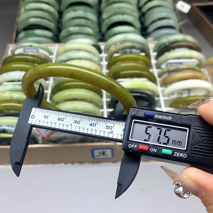 未镶嵌蛇纹石玉手镯73