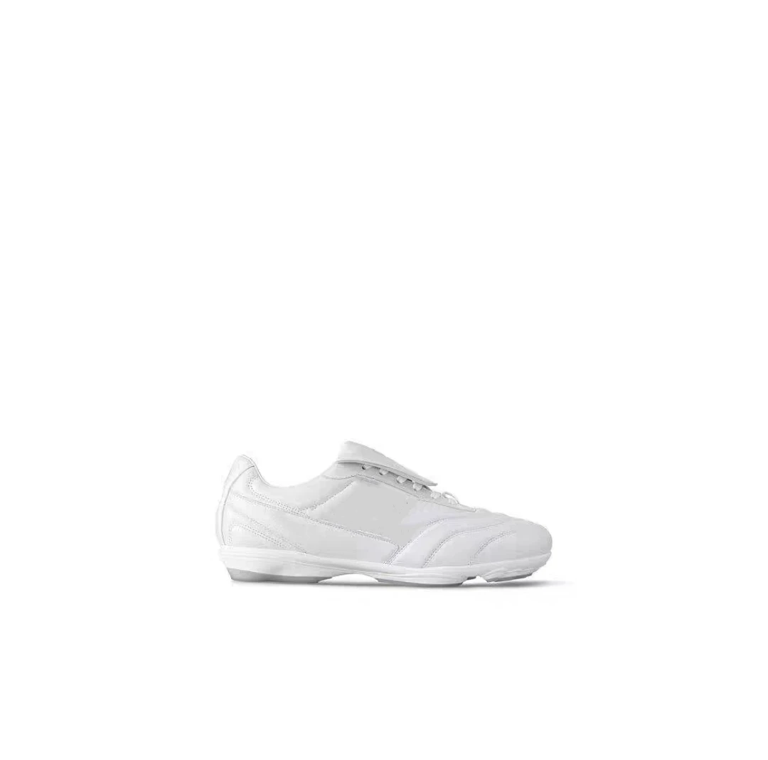 圆头美式翻盖足球鞋