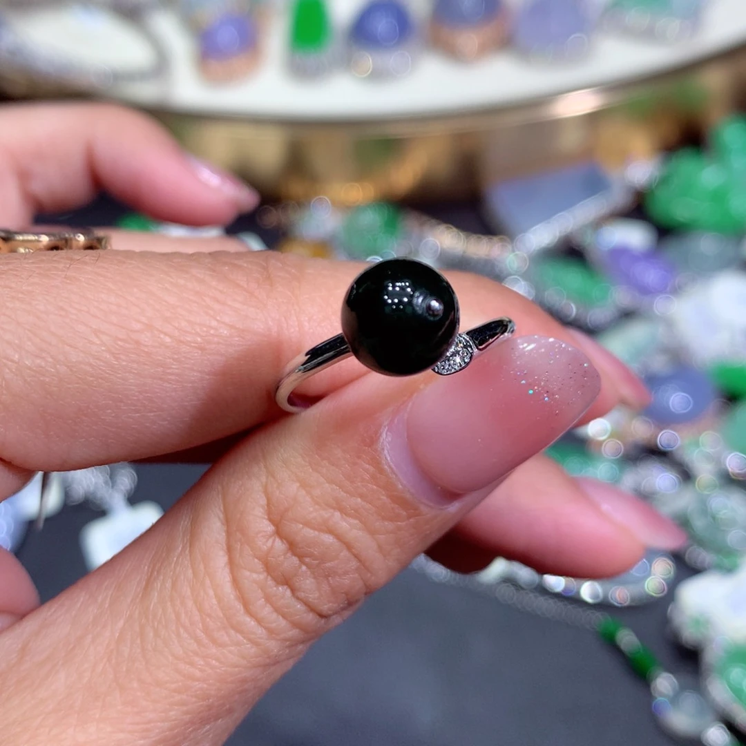 翡翠戒指18K金镶嵌翡翠