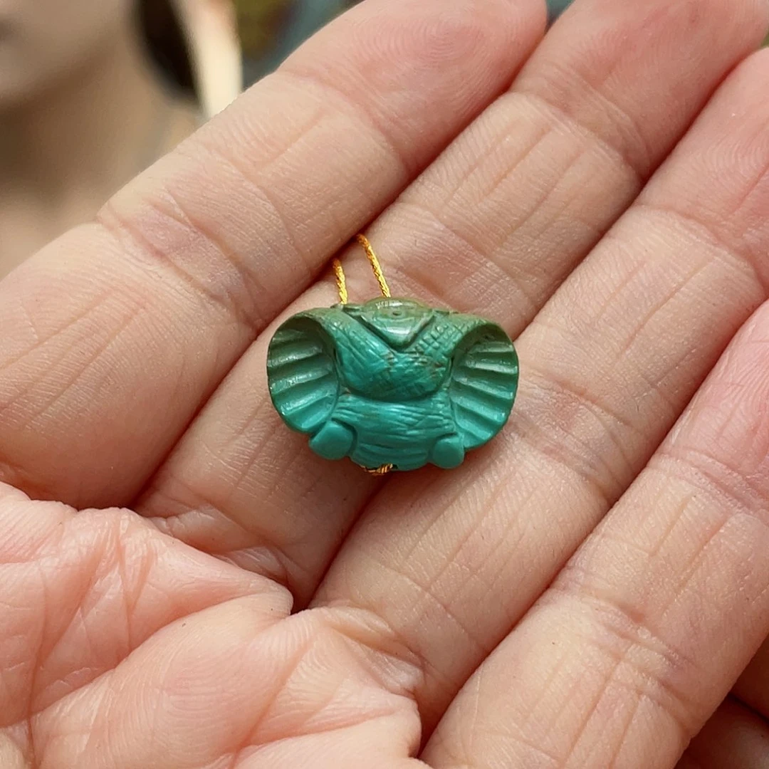 绿松石颈饰未镶嵌