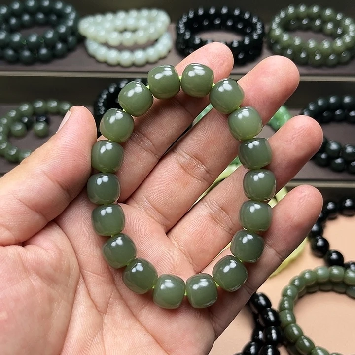 【闪购商品】未镶嵌手链和田玉春**来