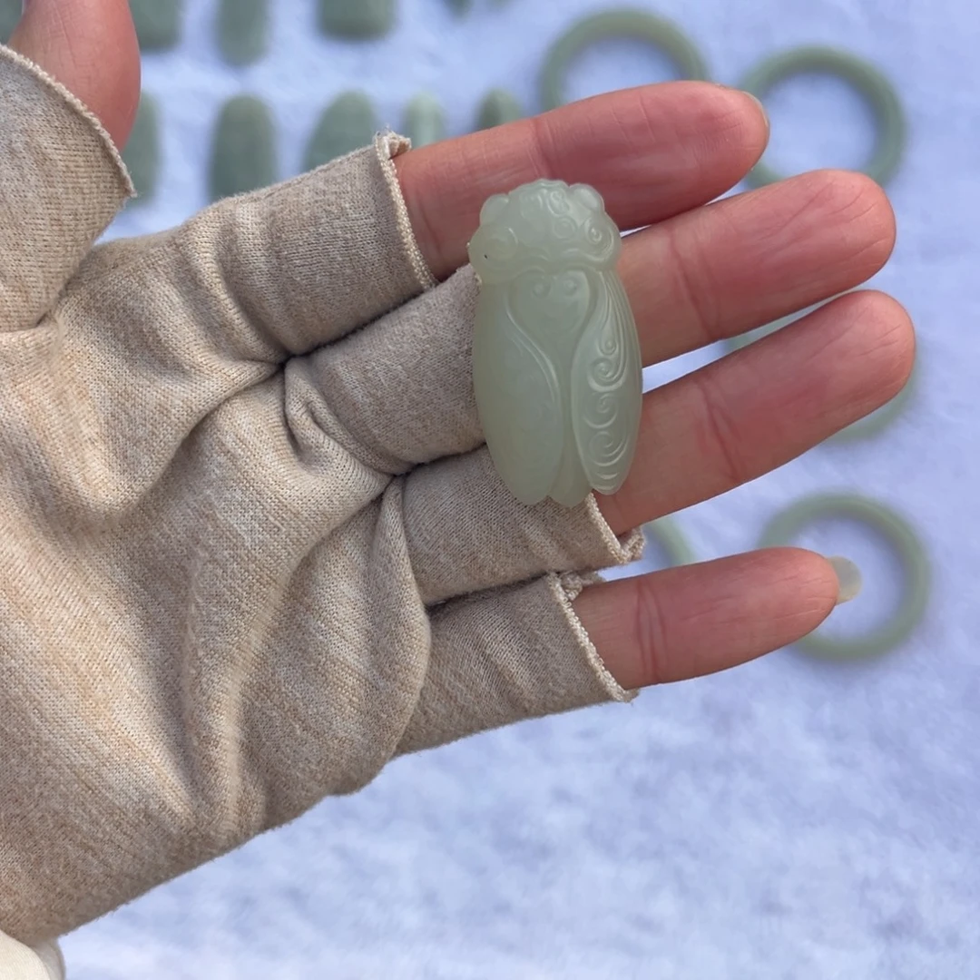 不***财和田玉未镶嵌颈饰