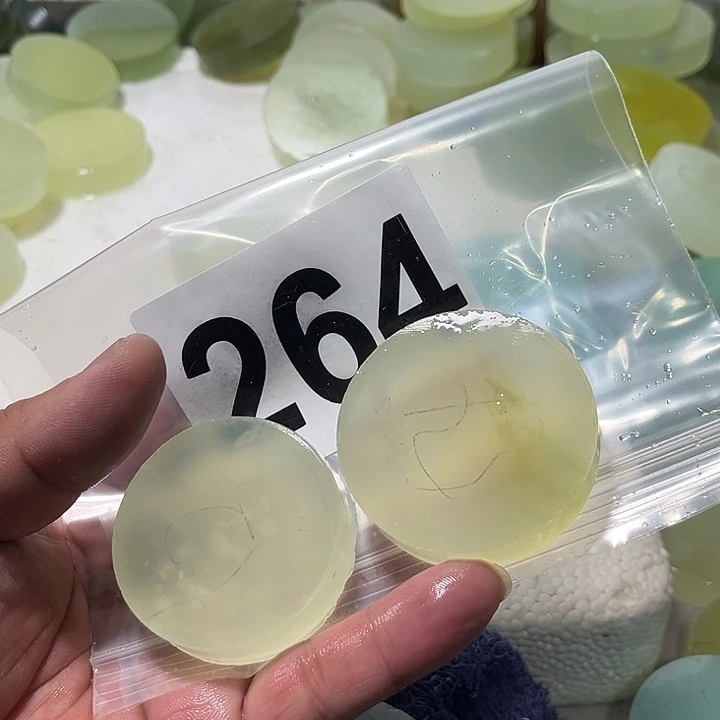 蛇纹石玉未镶嵌珠宝半成品