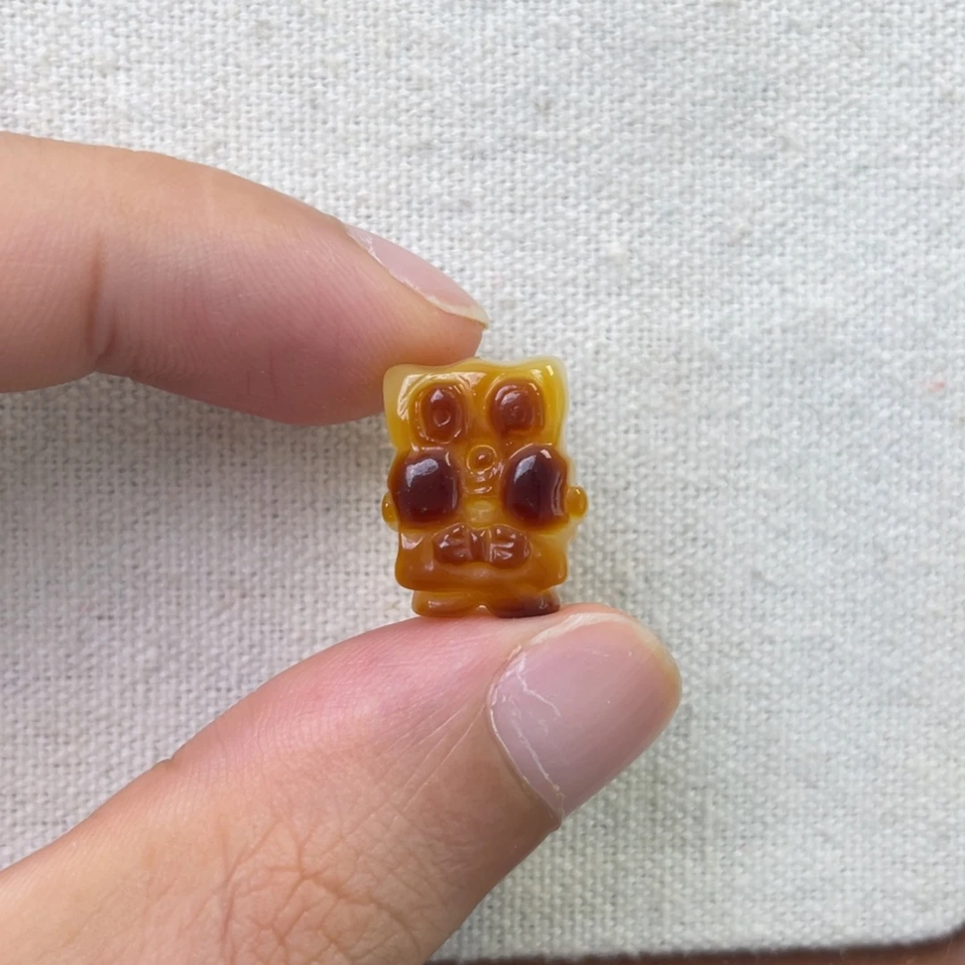 琥珀未镶嵌珠宝奇石海绵宝宝
