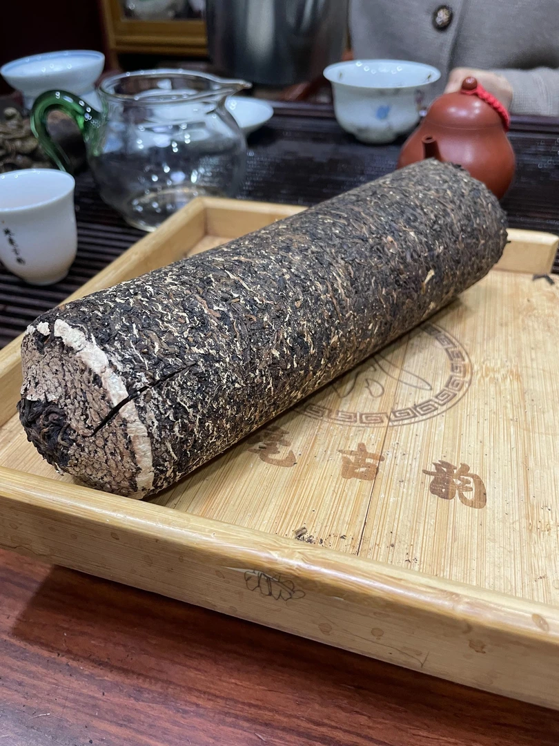 90年代竹筒茶云南普洱生茶