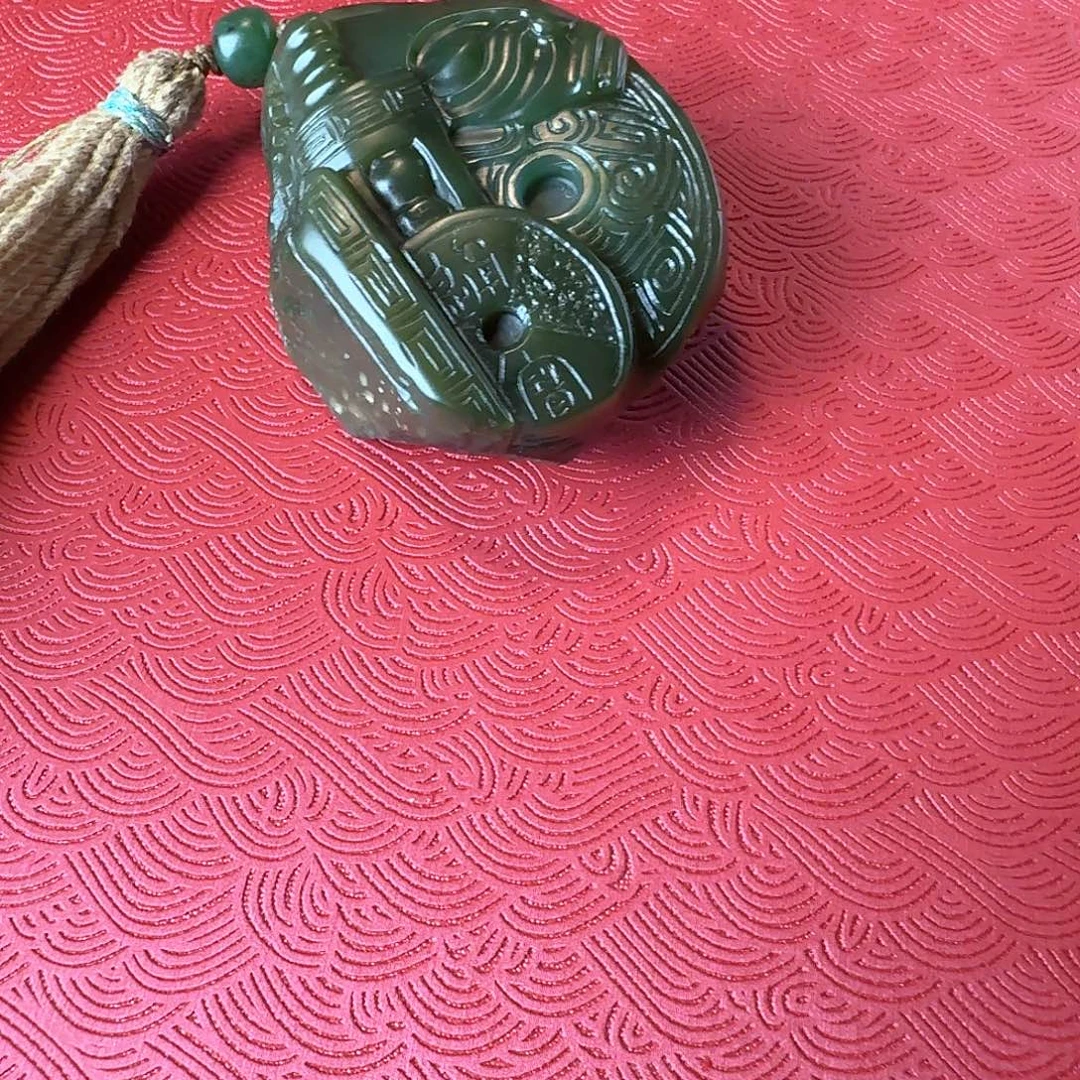 和田玉未镶嵌把件