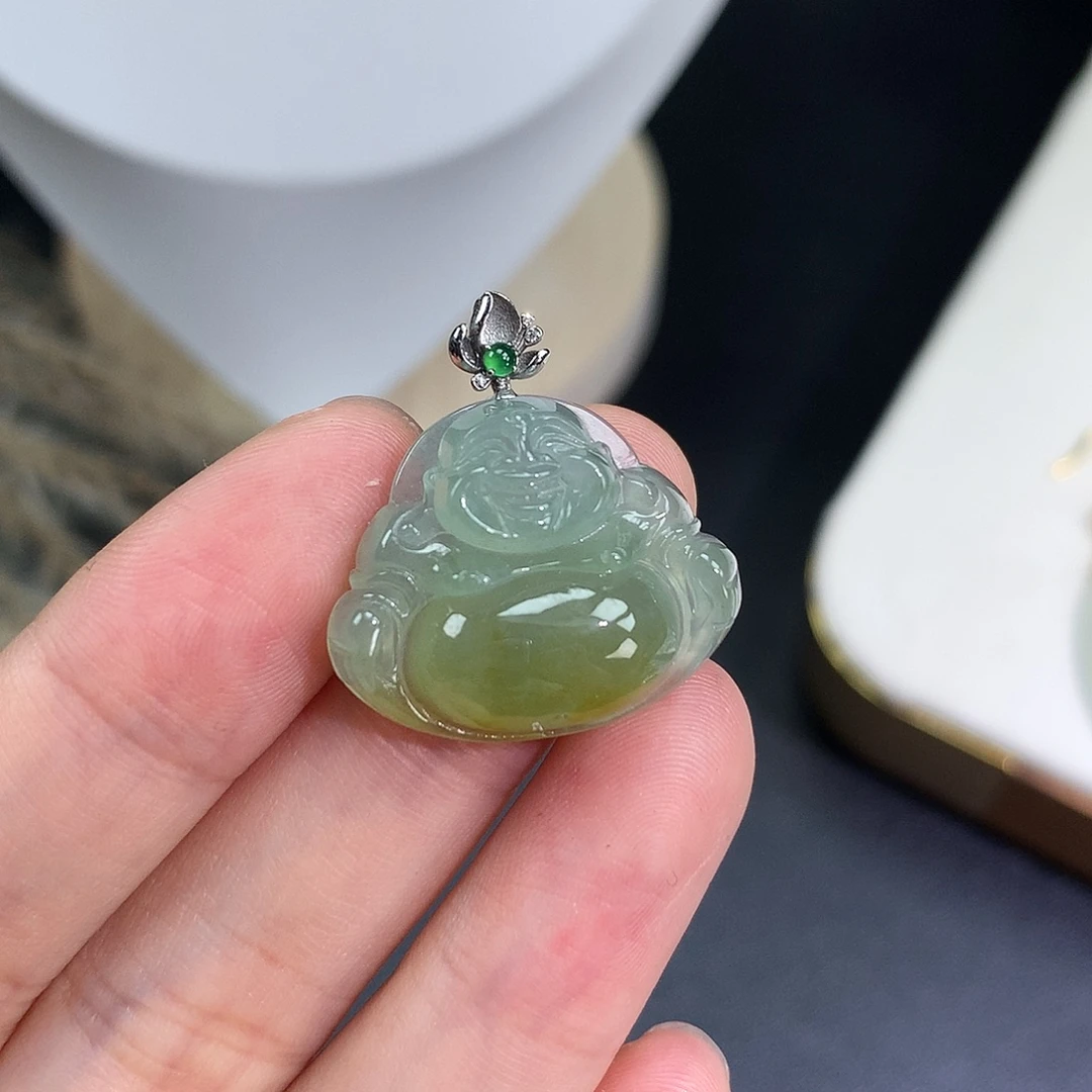 翡翠18K金镶嵌颈饰佛公