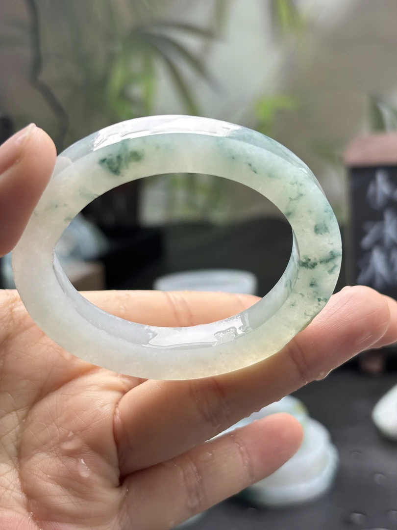 冰透飘花灵动飘花天然缅甸翡翠贵妃手镯