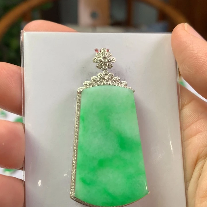 翡翠18K金镶嵌颈饰翡翠翡翠