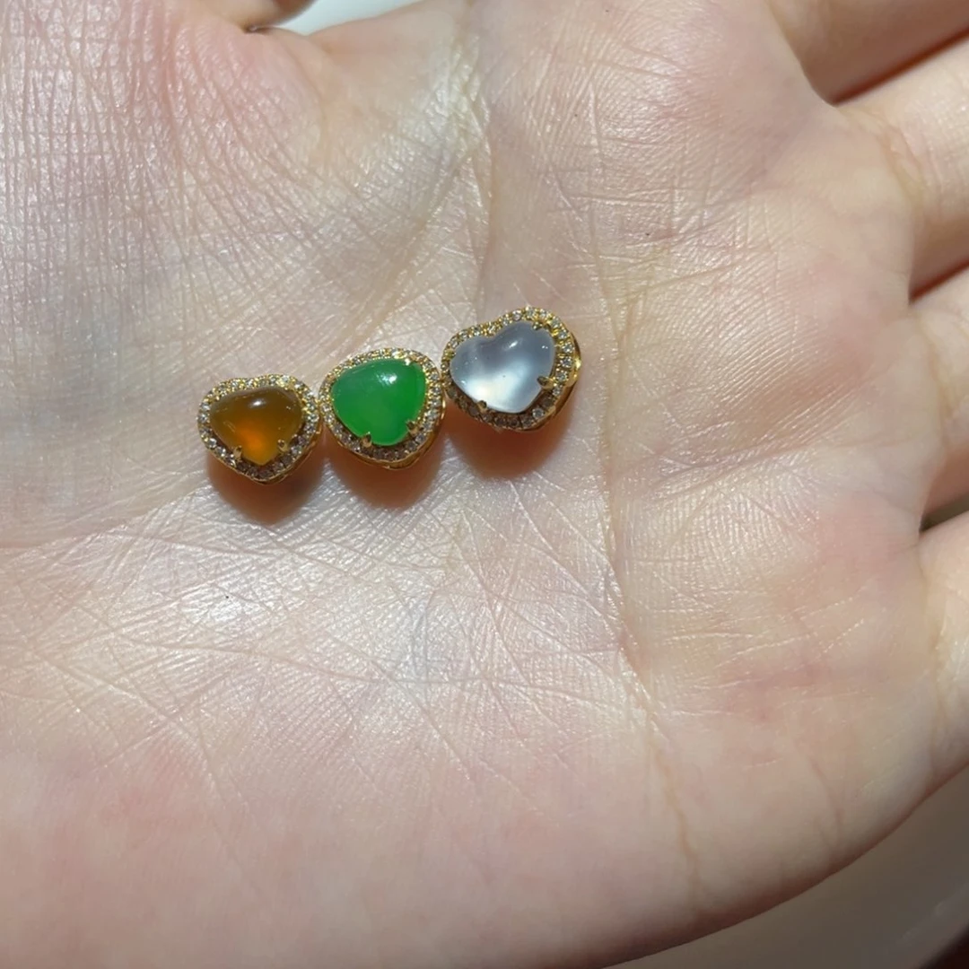 翡翠18K金镶嵌颈饰星*3颗