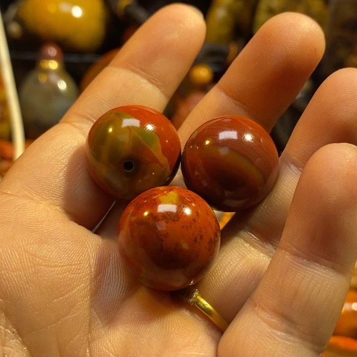 合金颈饰玛瑙/玉髓曹**俗