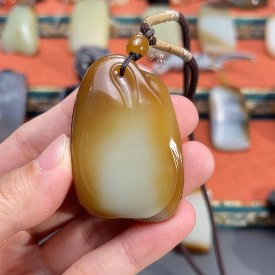 和田玉颈饰未镶嵌晓**…