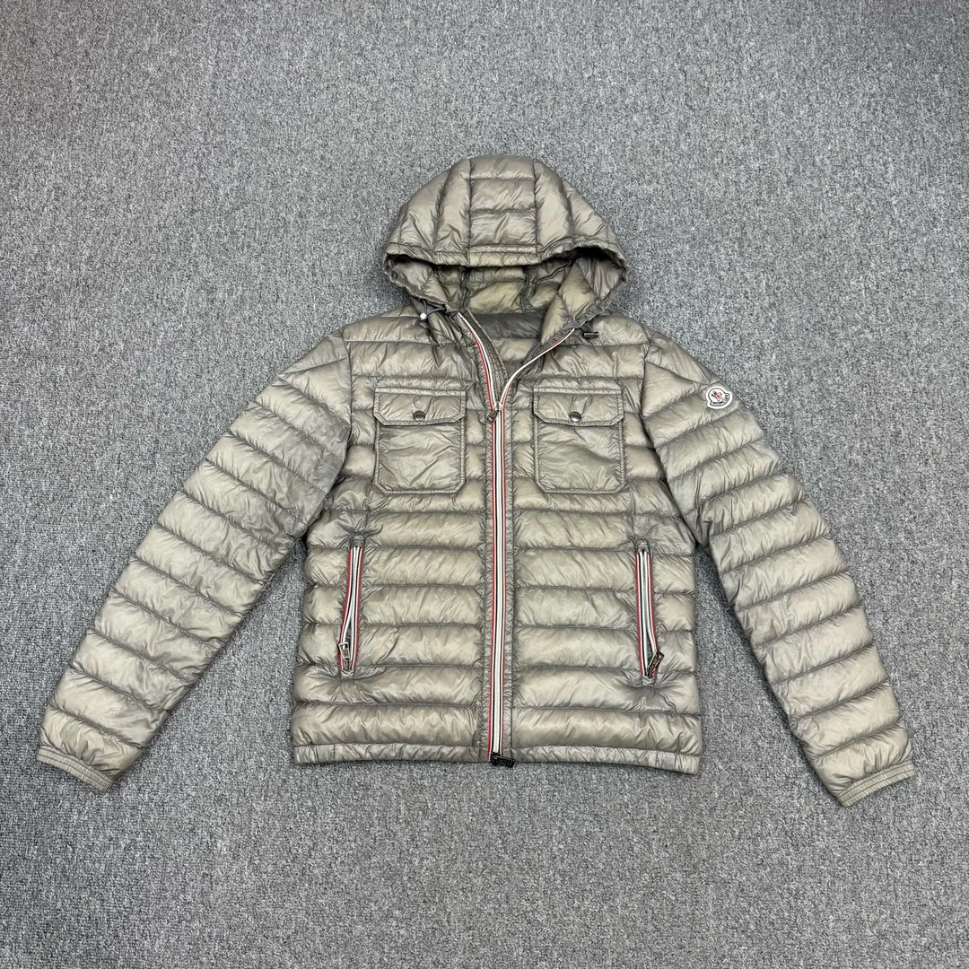 95新 MONCLER 17114193 Douret系列灰色连帽羽绒服外套 1码95新
