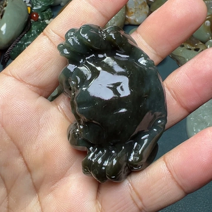 和田玉未镶嵌把件