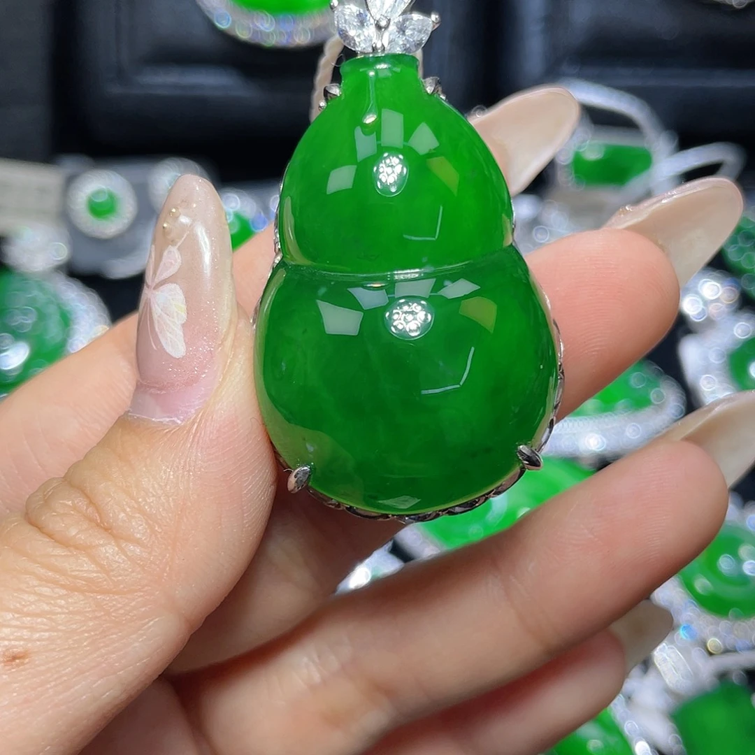 翡翠颈饰银S925镶嵌翡翠