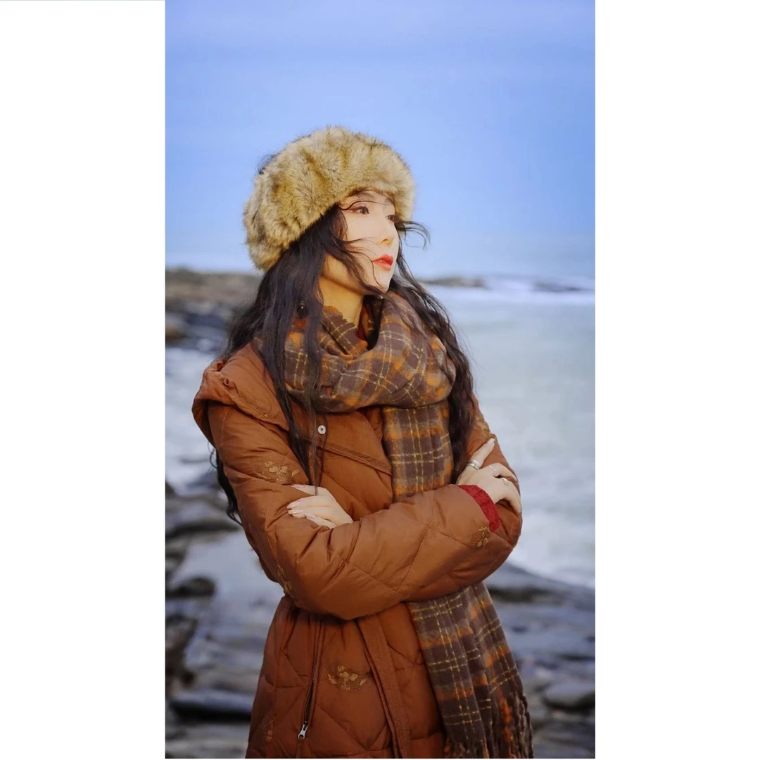 娜三月【大宝推荐】复古刺绣连帽服2022009保暖棉服XP