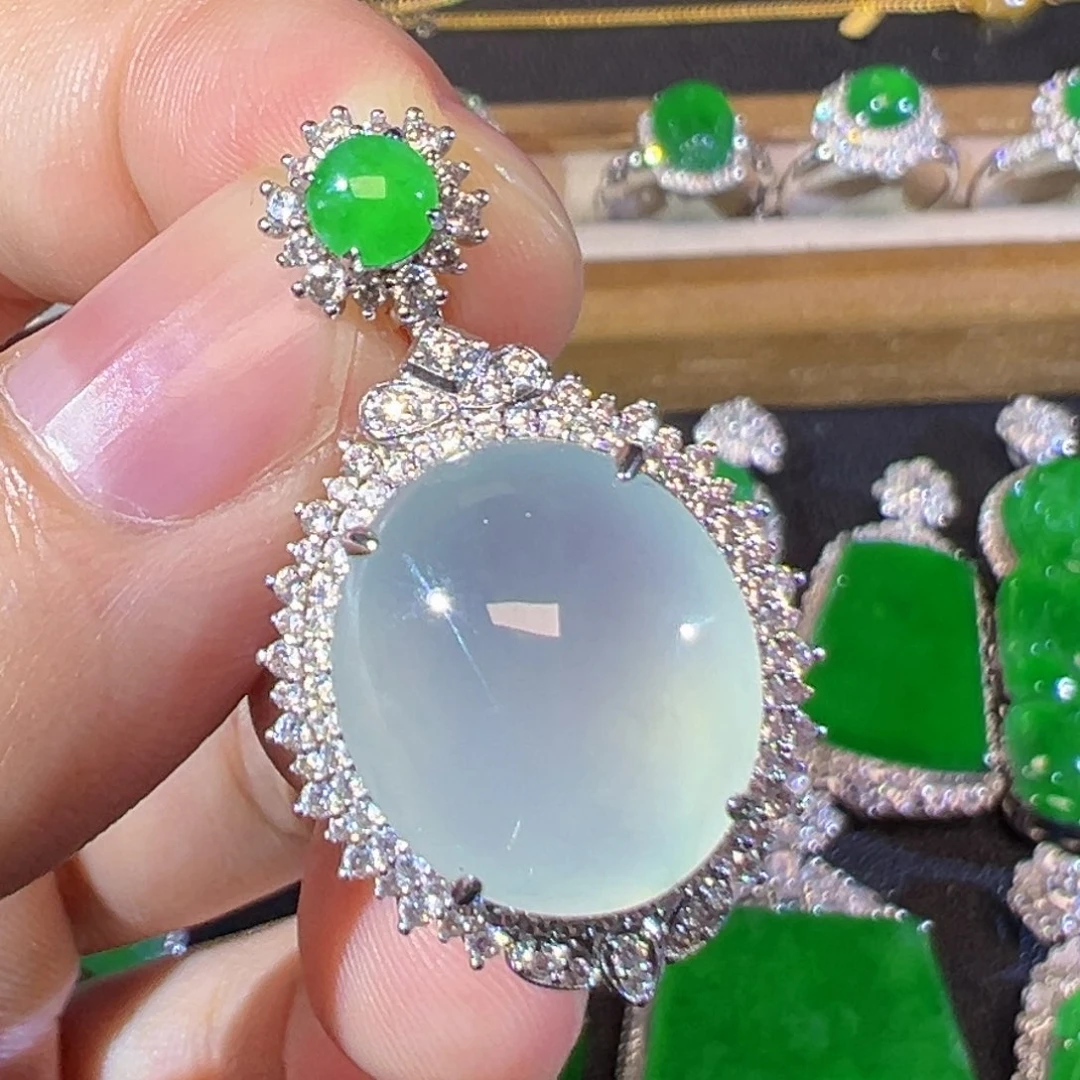 翡翠未镶嵌颈饰缅甸翡翠