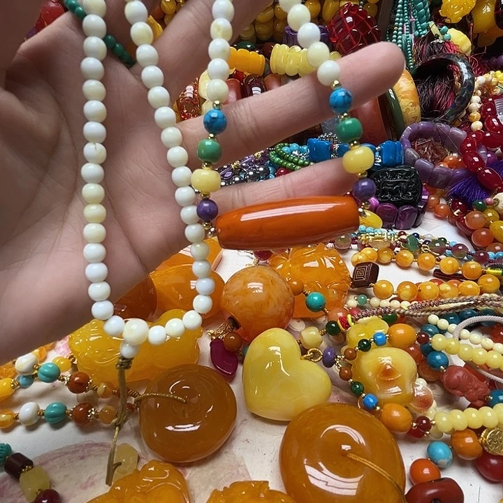 树脂制品?****梦1090路路通锁骨链