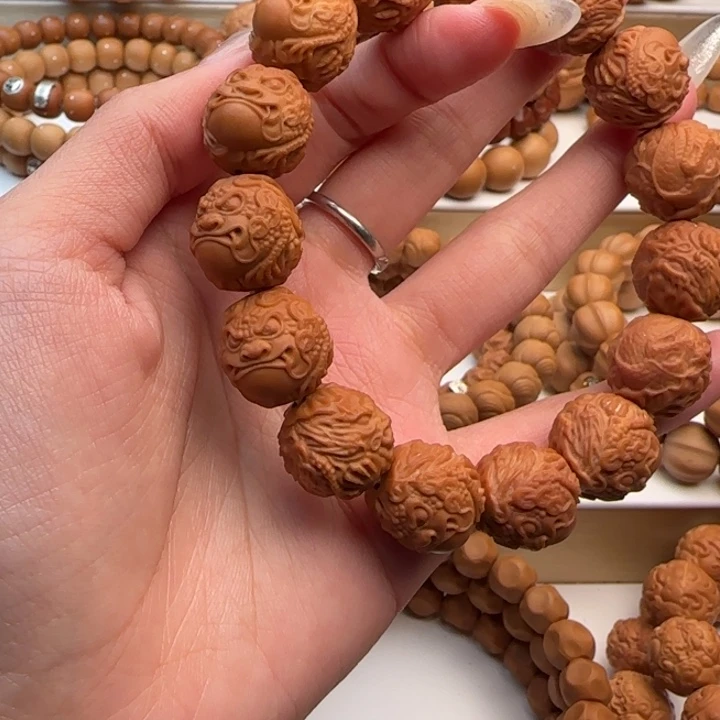 小***️猴头核桃吊坠全品毕业级龙蛇蝉王（微泛油）