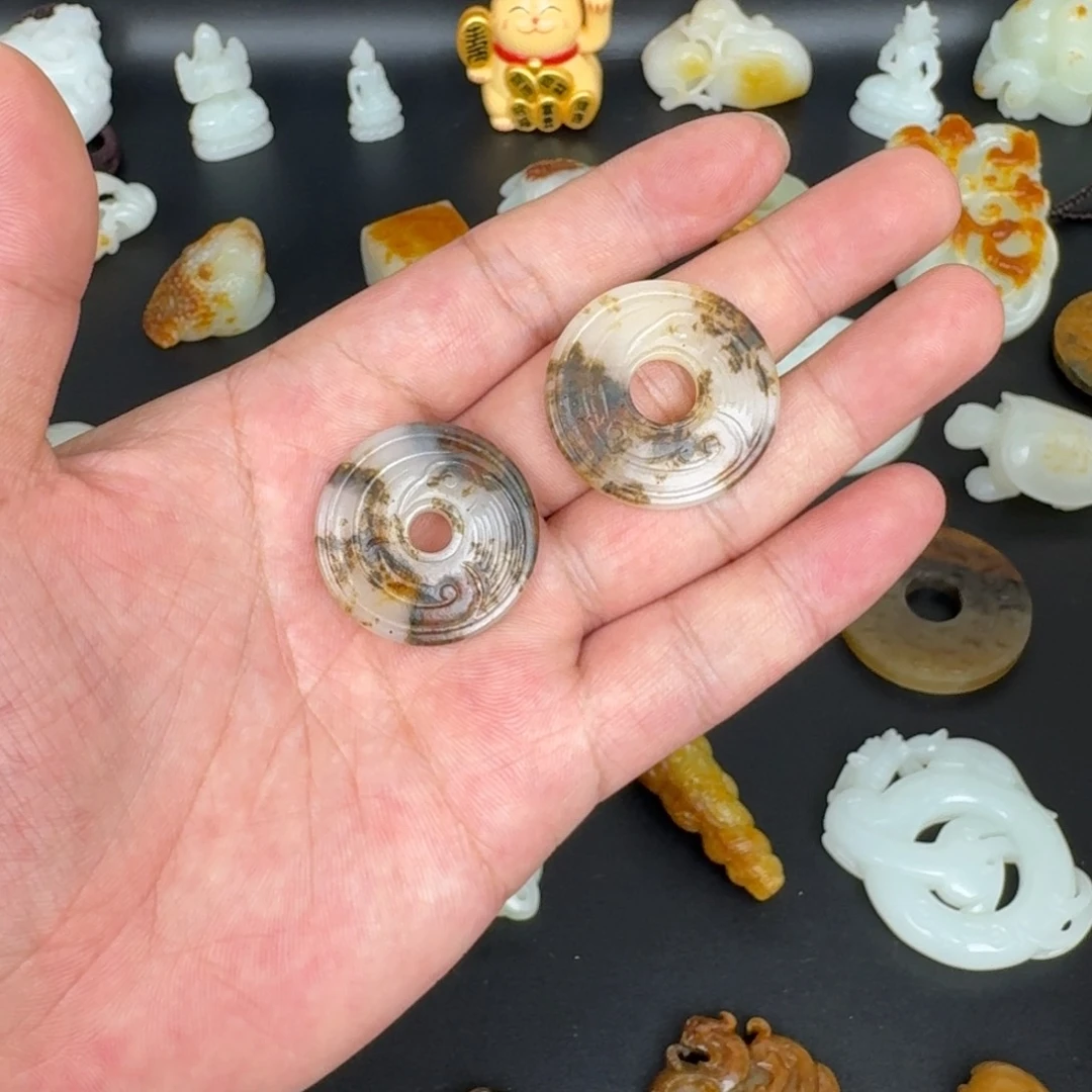 瓶***子和田玉（糖玉）未镶嵌颈饰
