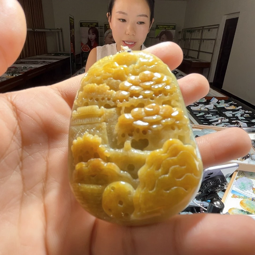 翡翠未镶嵌颈饰一