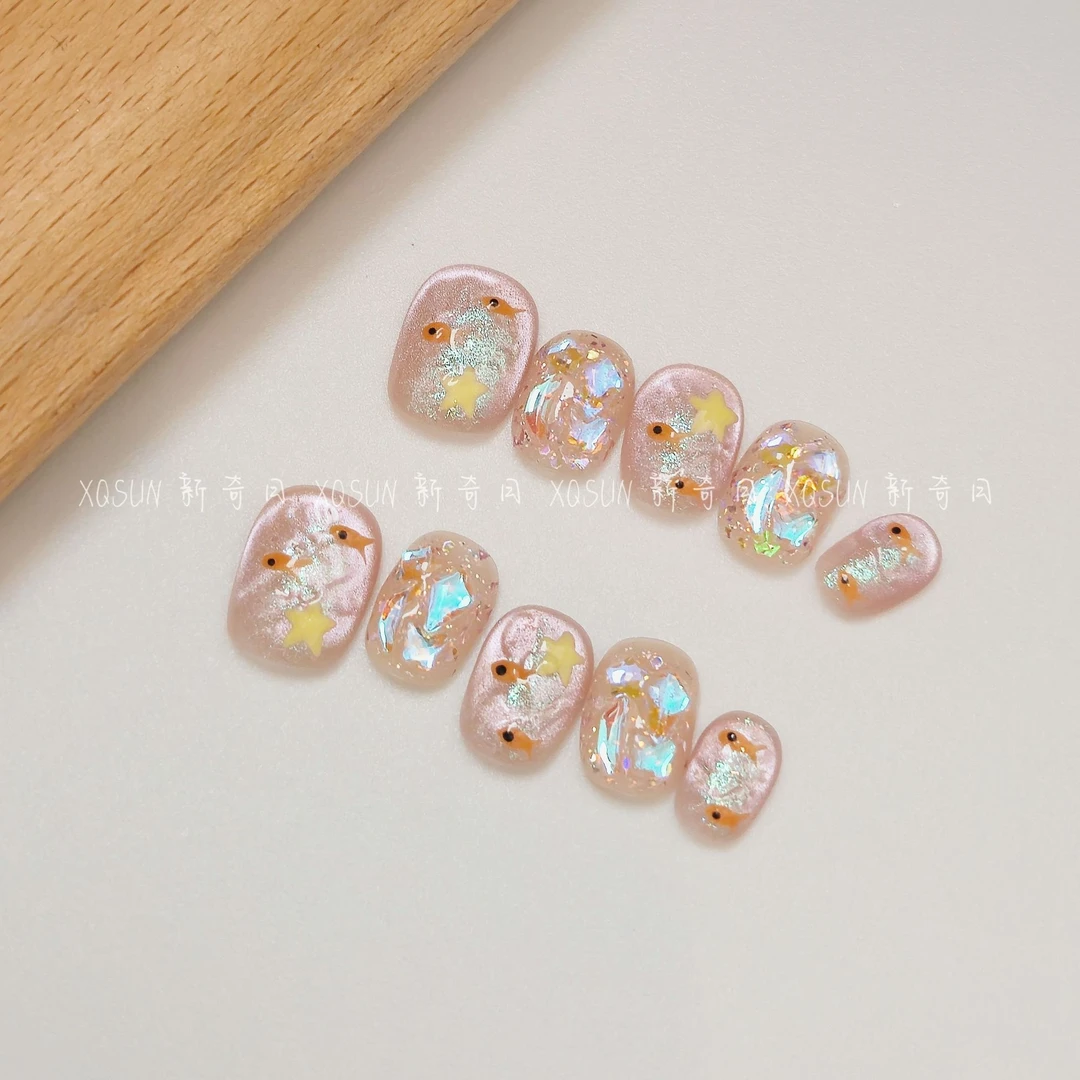 （云鲤）手工小众ins手绘金鱼穿戴甲粉色猫眼极光显白短方圆美甲