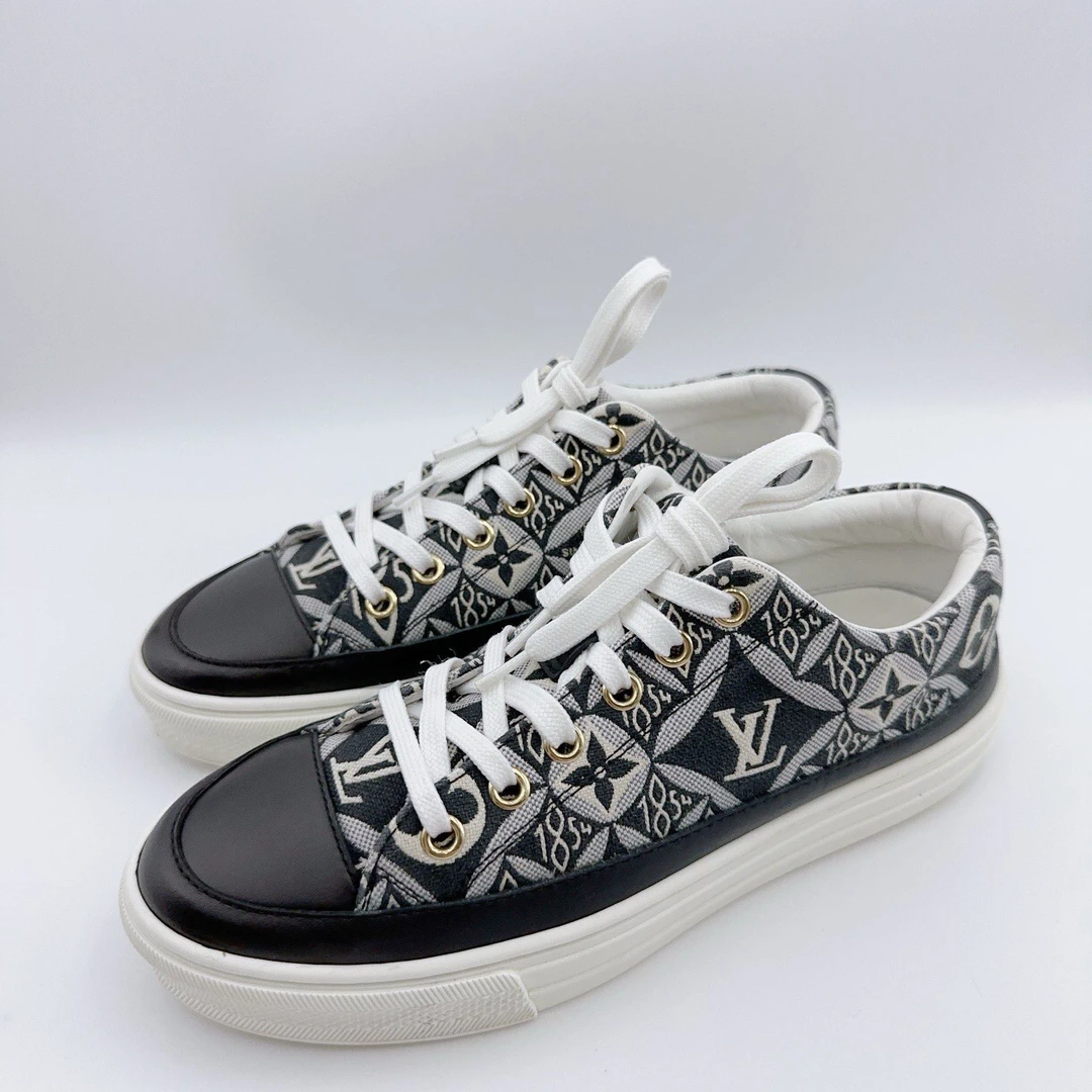95新 LouisVuitton/路易威登 黑色1854板鞋35码/01630