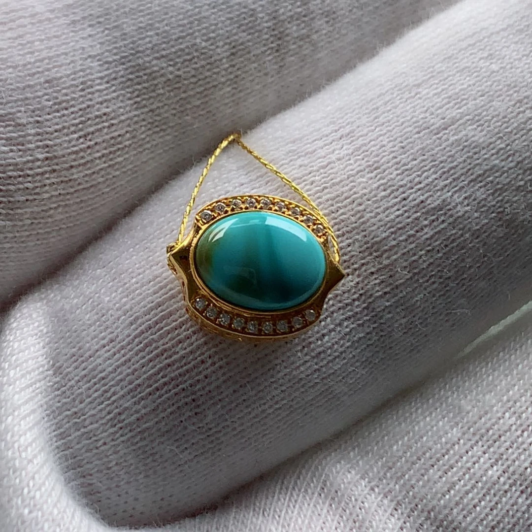 绿松石背云18K金镶嵌