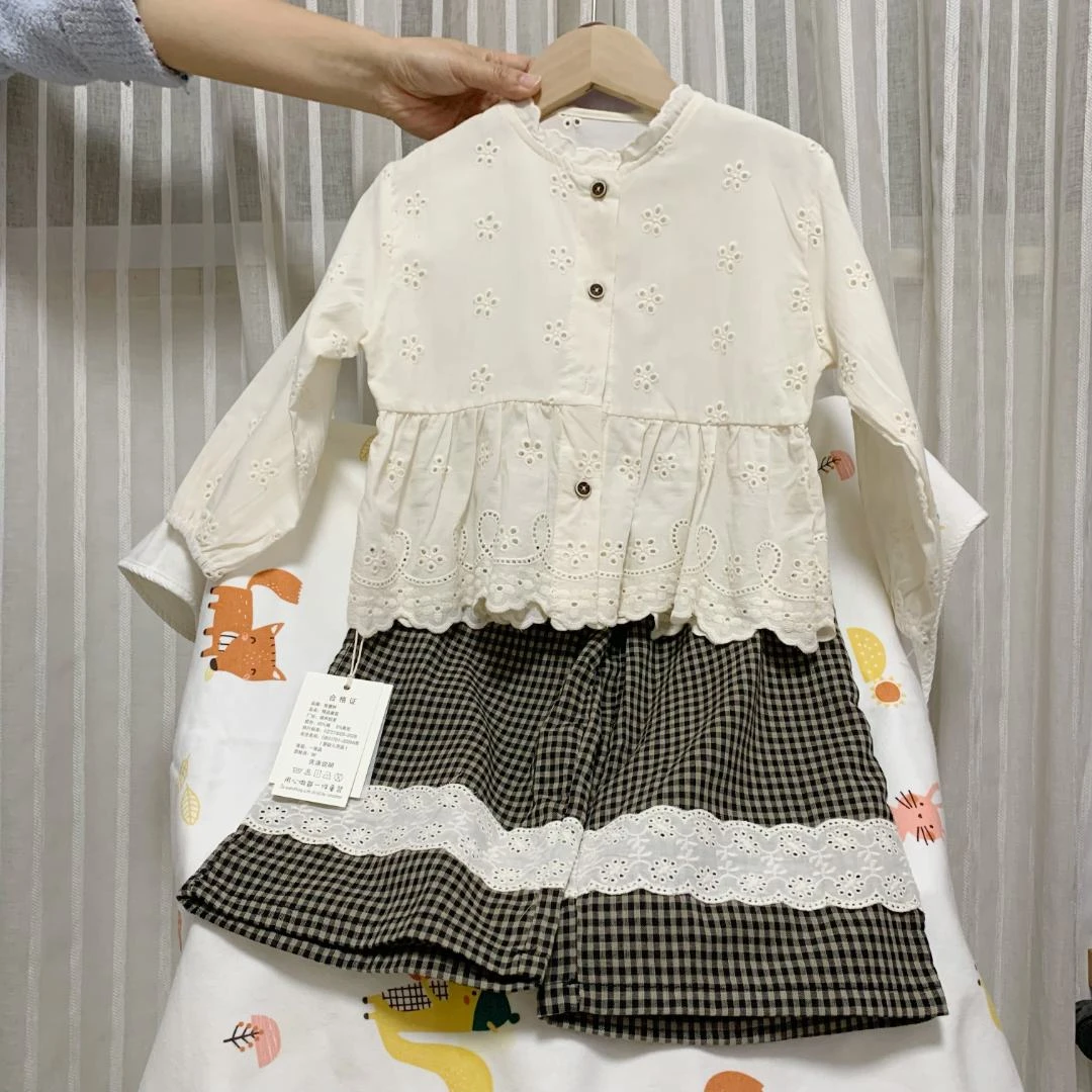 娃娃领格子两件套