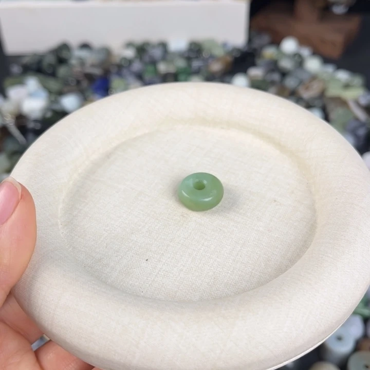 幸***和田玉未镶嵌颈饰