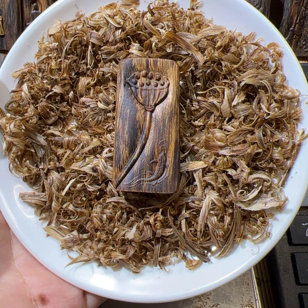 沉香沉香碎屑乌身雕刻6.7克