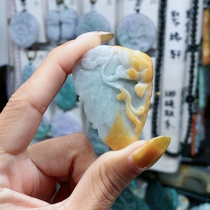 翡翠未镶嵌颈饰翡翠