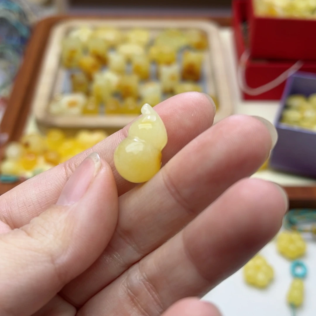 【闪购商品】蜜蜡裸石未镶嵌配饰