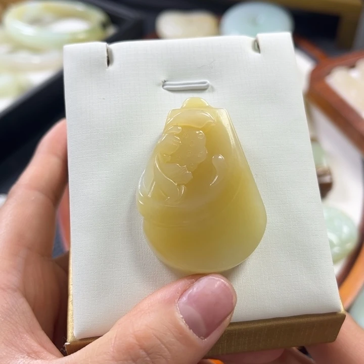和田玉未镶嵌颈饰