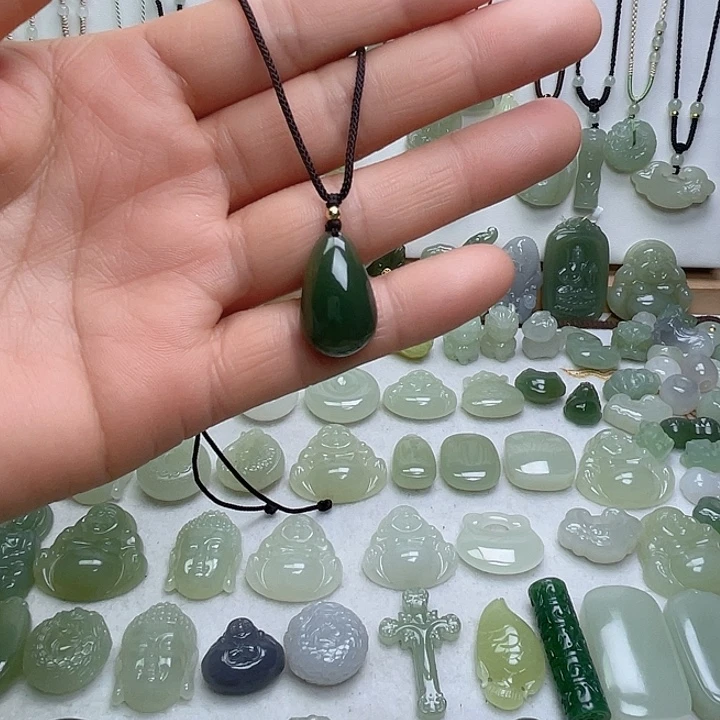 和田玉未镶嵌颈饰