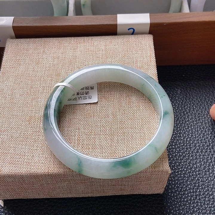 翡翠未镶嵌手镯27