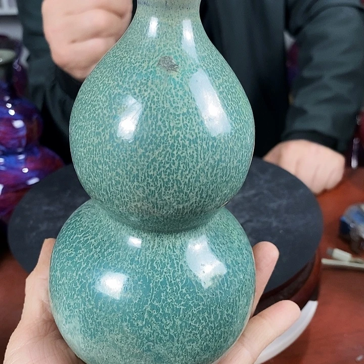尚峰钧窑作品葫芦瓶微瑕