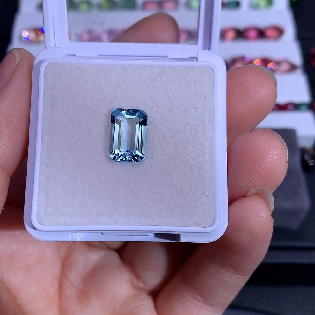 海蓝宝石笔搁未镶嵌2.7ct