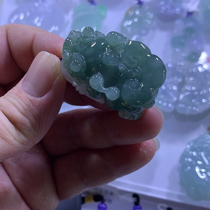 翡翠未镶嵌颈饰天然翡翠A货吊坠