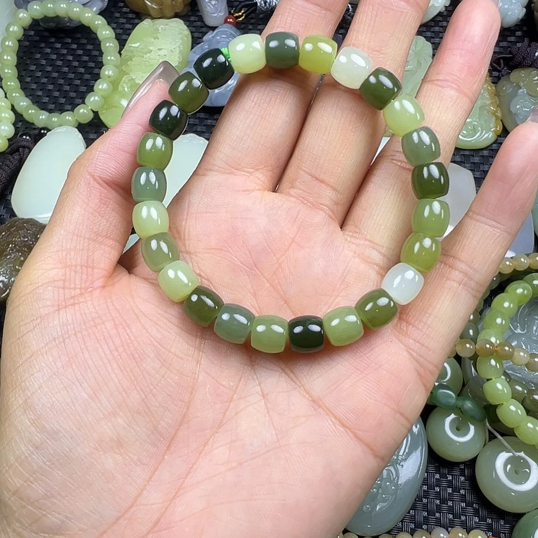 七****和田玉未镶嵌吊坠(不含链)买断价，不退不换，卡8